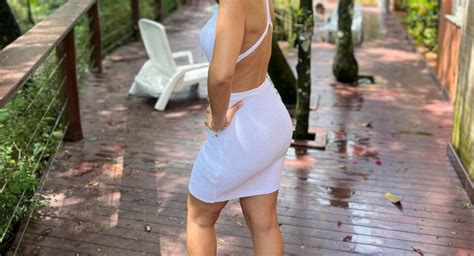 lilika teixeira nua|Lilika Teixeira nua milf safada se exibindo de forma bem sexy.